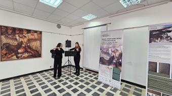 Tina Božič, violina, in Jana Ilić, flavta
